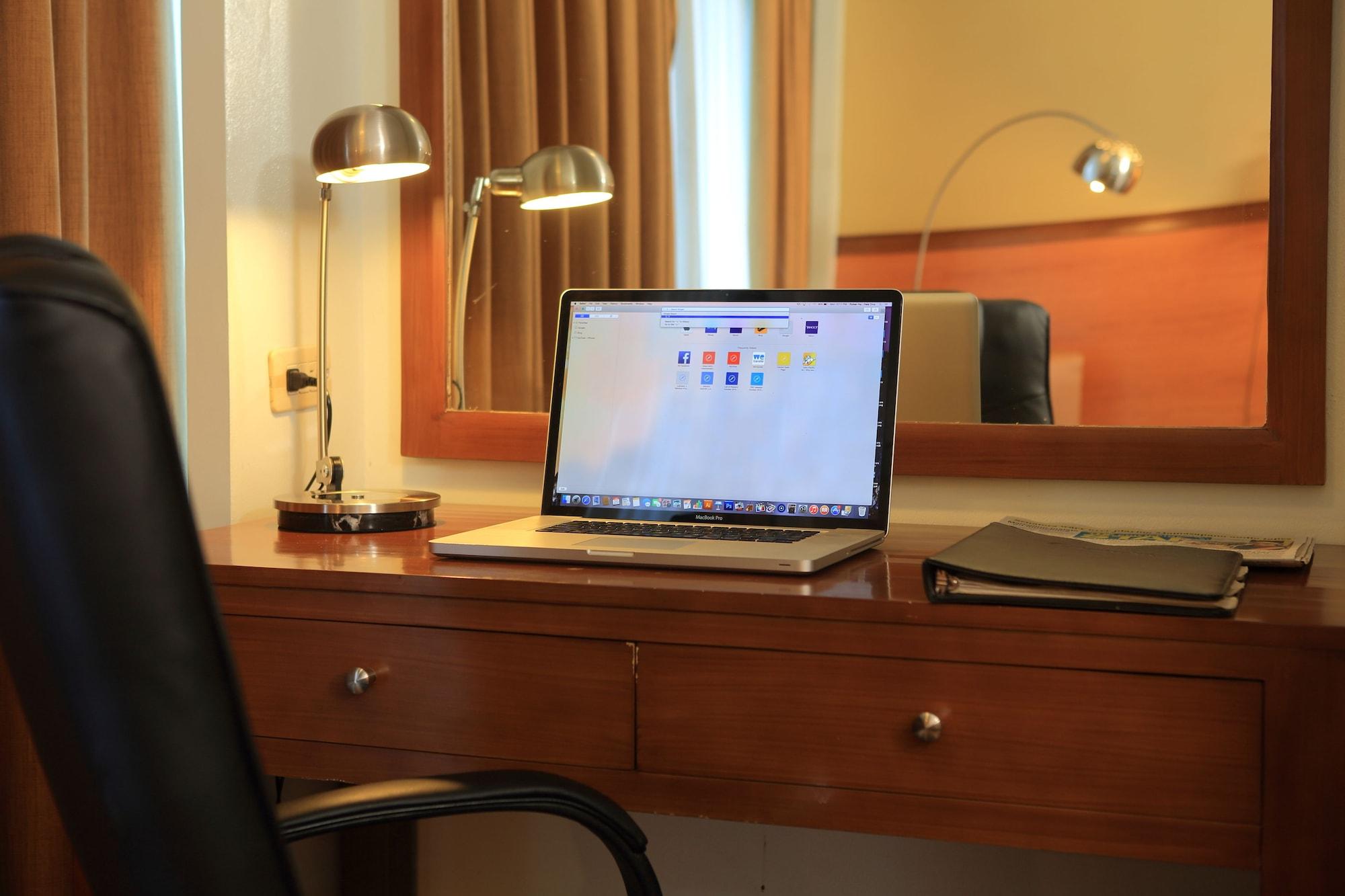 The Malayan Plaza Hotel Pasig City Extérieur photo