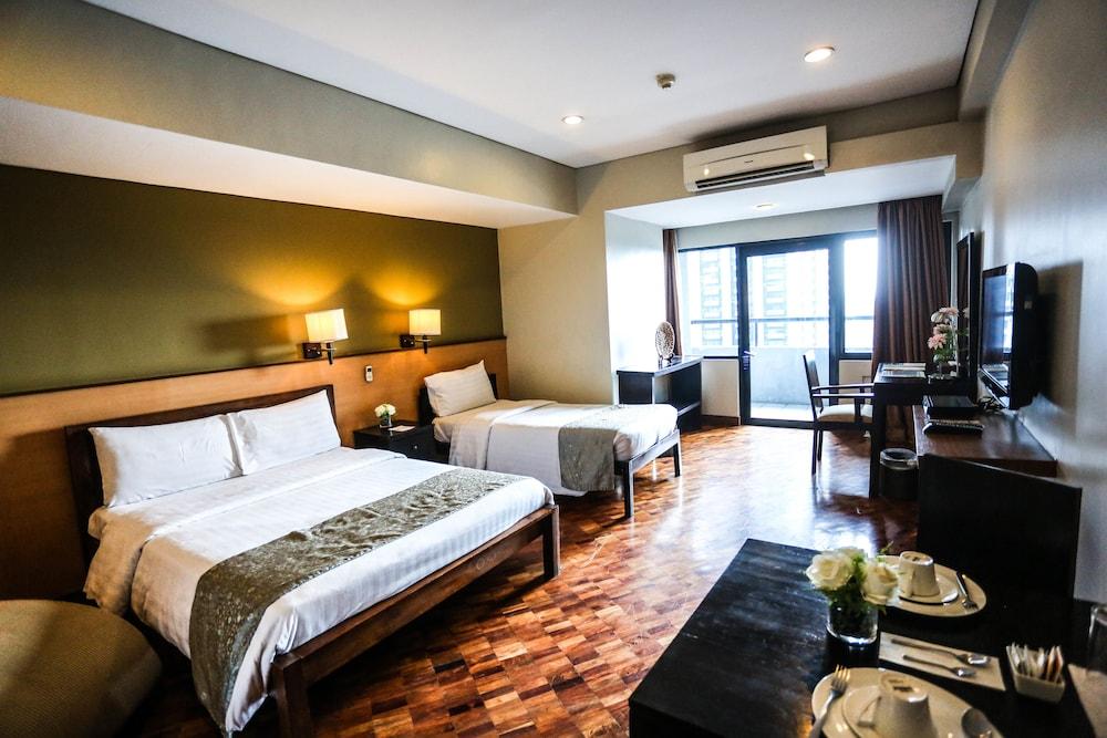 The Malayan Plaza Hotel Pasig City Extérieur photo
