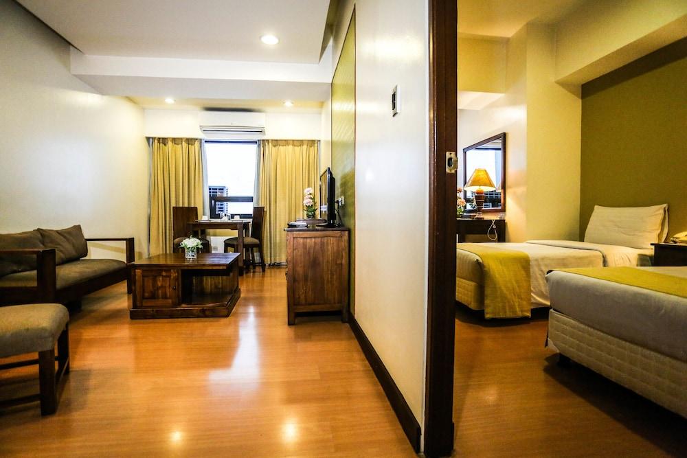 The Malayan Plaza Hotel Pasig City Extérieur photo