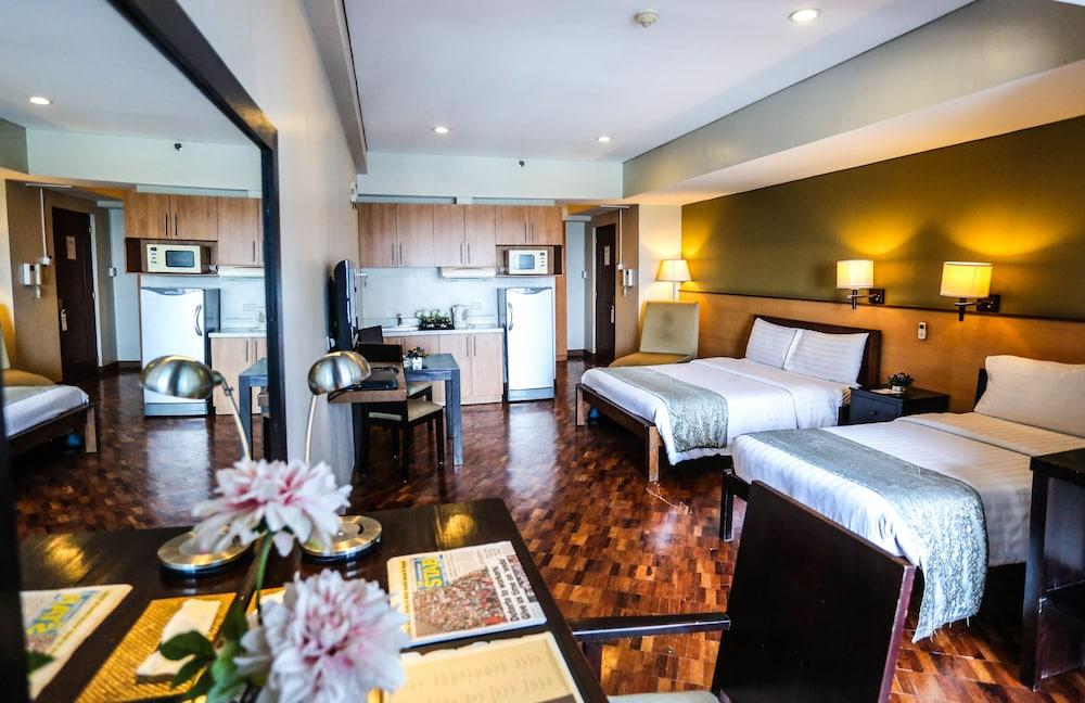 The Malayan Plaza Hotel Pasig City Extérieur photo