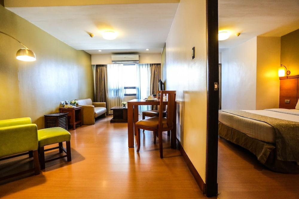 The Malayan Plaza Hotel Pasig City Extérieur photo