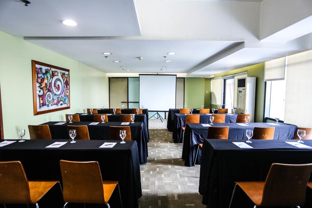 The Malayan Plaza Hotel Pasig City Extérieur photo