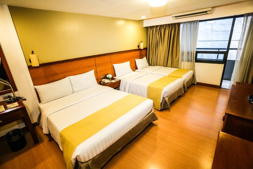 The Malayan Plaza Hotel Pasig City Extérieur photo