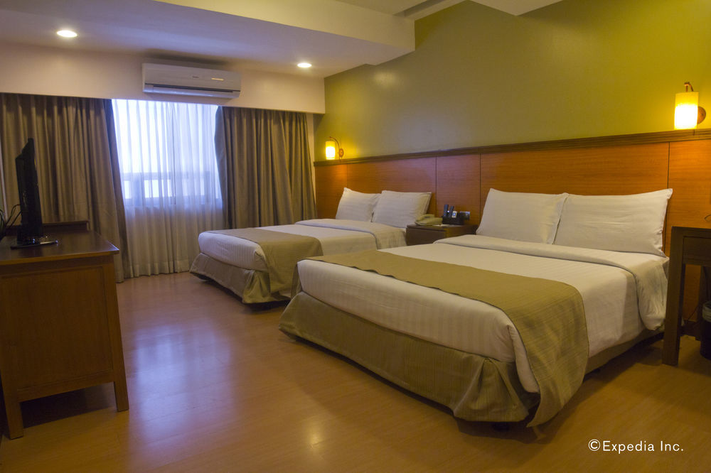 The Malayan Plaza Hotel Pasig City Extérieur photo