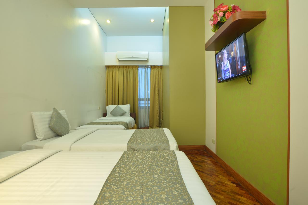 The Malayan Plaza Hotel Pasig City Extérieur photo