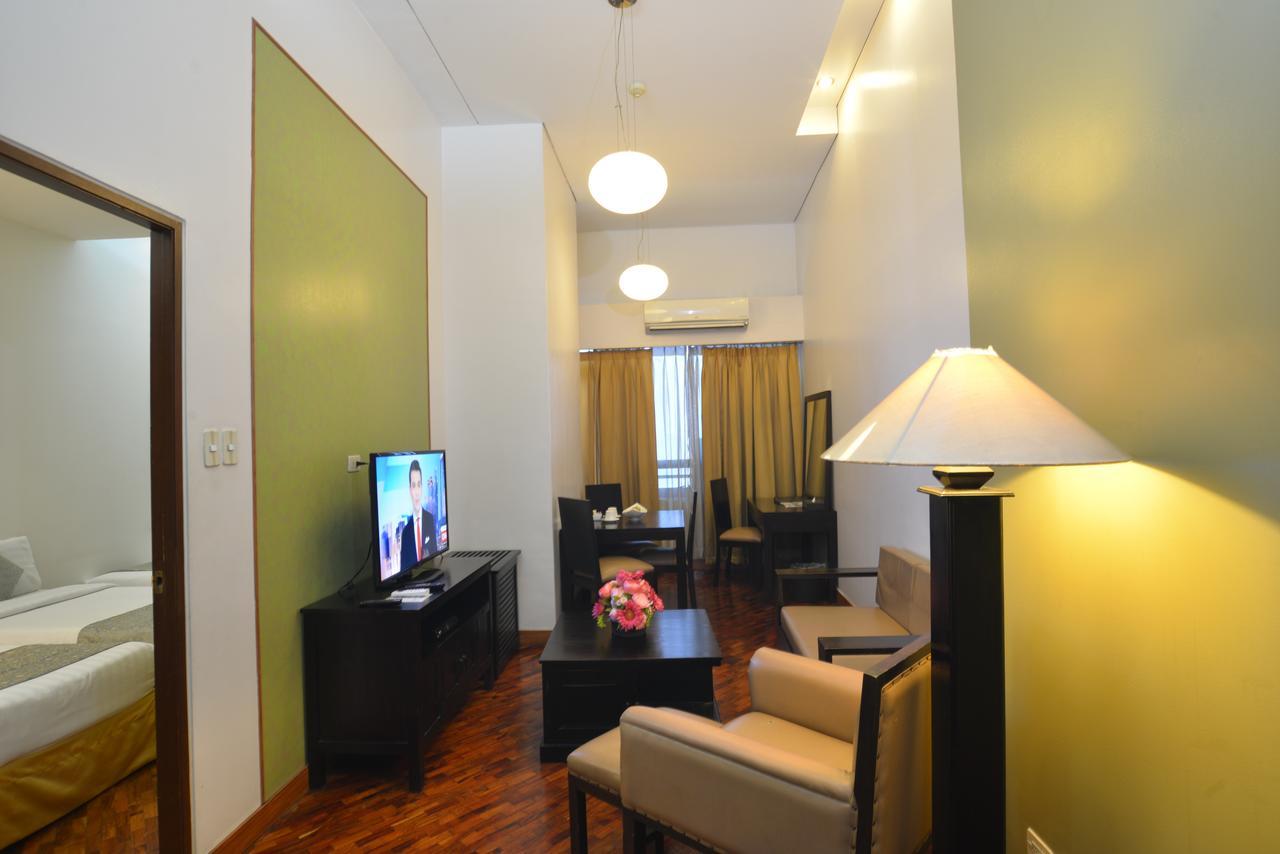 The Malayan Plaza Hotel Pasig City Extérieur photo