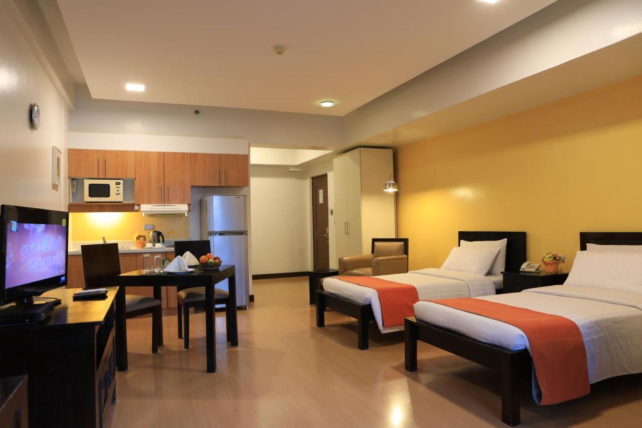 The Malayan Plaza Hotel Pasig City Extérieur photo