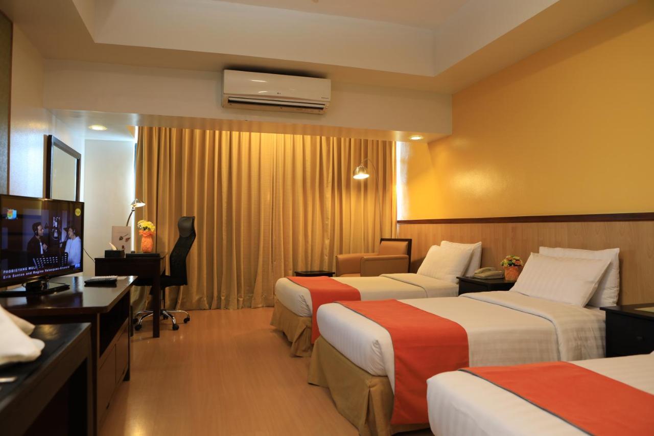 The Malayan Plaza Hotel Pasig City Extérieur photo