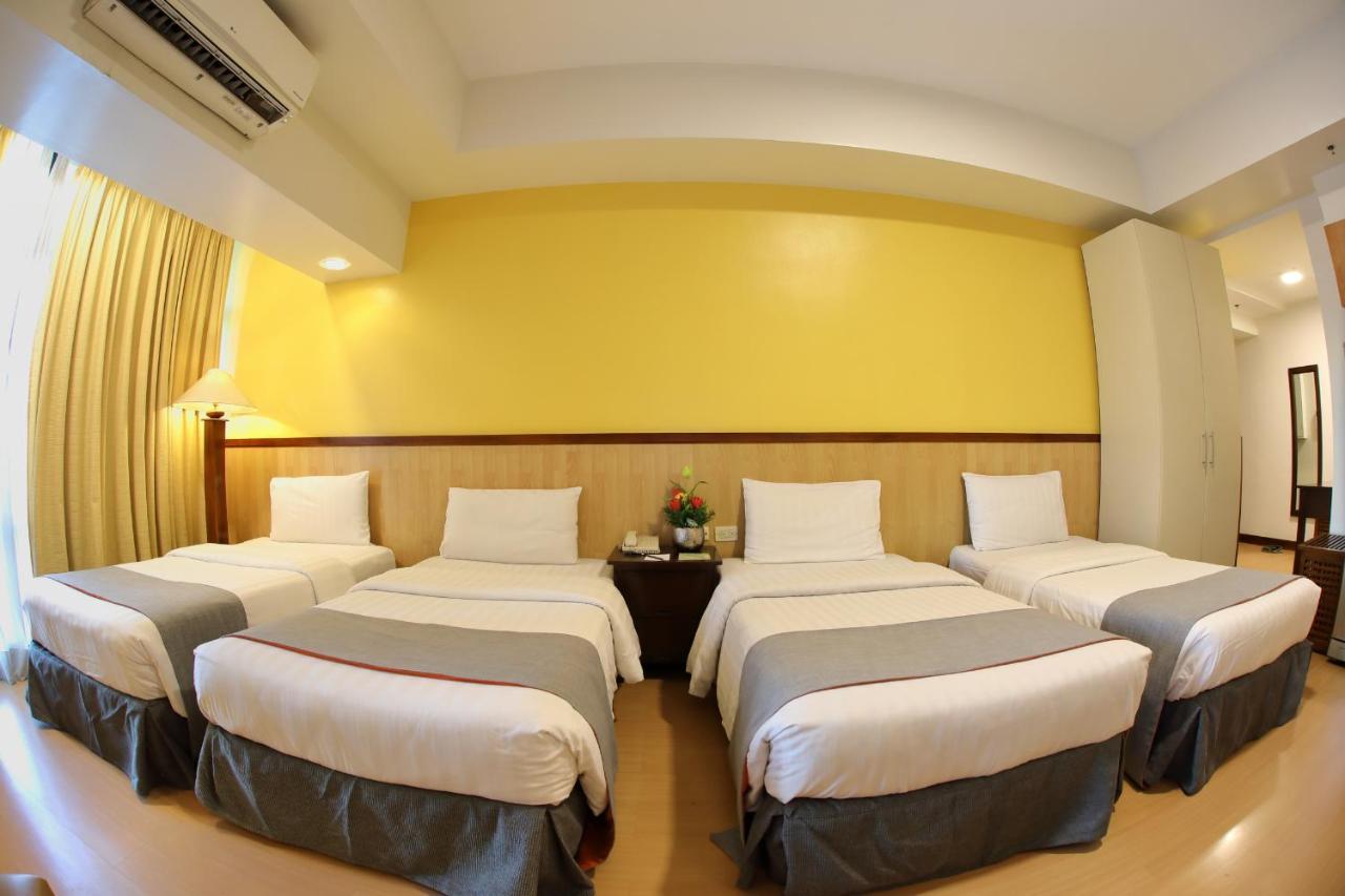 The Malayan Plaza Hotel Pasig City Extérieur photo